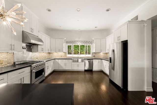 22202 Avenue San Luis, Woodland Hills, CA 91364