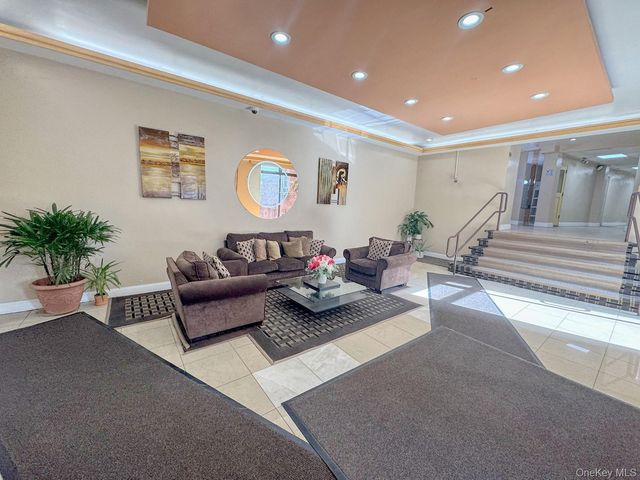 67-25 Dartmouth Street 3L, Forest Hills, NY 11375