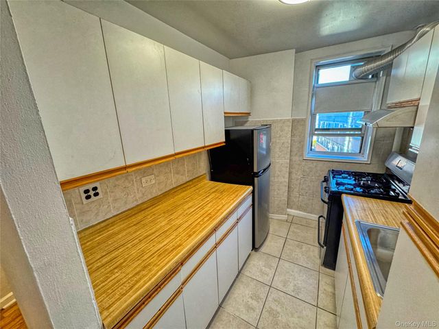 67-25 Dartmouth Street 3L, Forest Hills, NY 11375