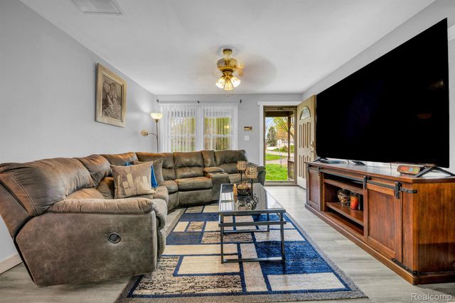 6605 BAILEY Street, Taylor, MI 48180