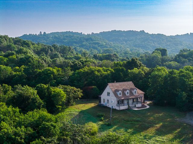 128 Leath Ln, Bethpage, TN 37022