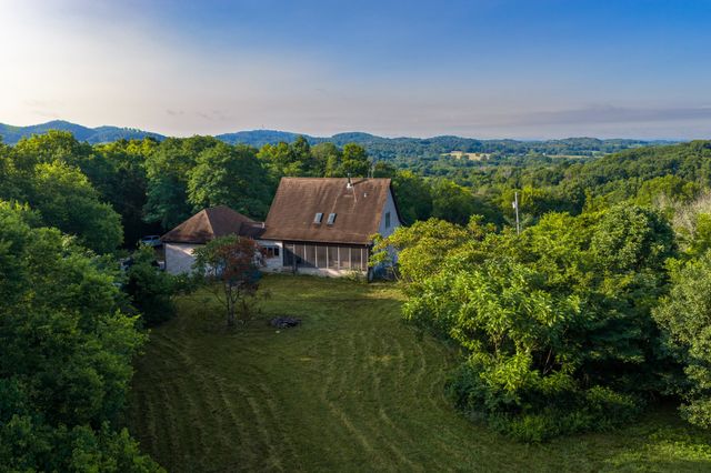 128 Leath Ln, Bethpage, TN 37022