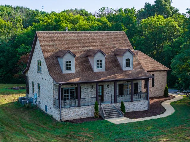 128 Leath Ln, Bethpage, TN 37022