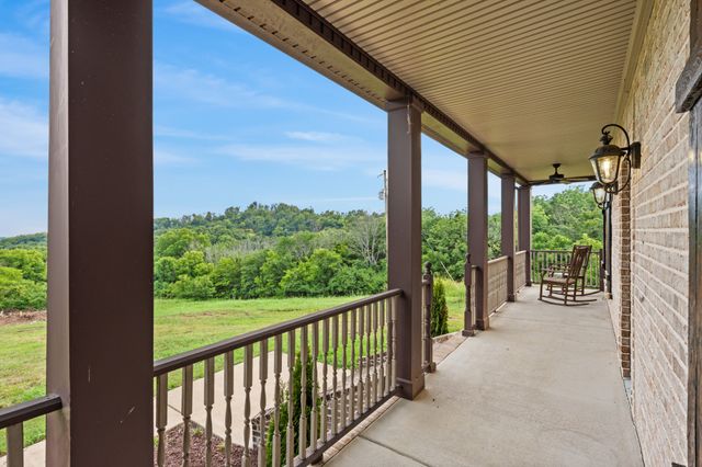 128 Leath Ln, Bethpage, TN 37022