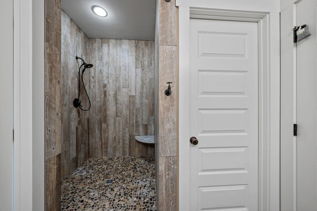 128 Leath Ln, Bethpage, TN 37022