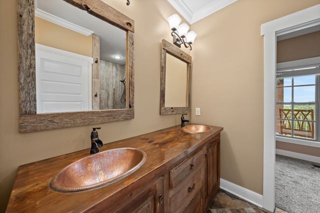 128 Leath Ln, Bethpage, TN 37022