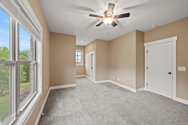 128 Leath Ln, Bethpage, TN 37022