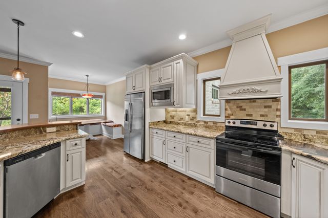 128 Leath Ln, Bethpage, TN 37022