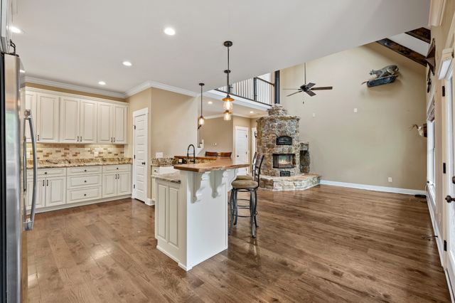 128 Leath Ln, Bethpage, TN 37022