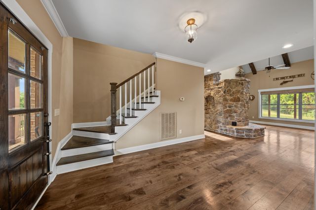 128 Leath Ln, Bethpage, TN 37022