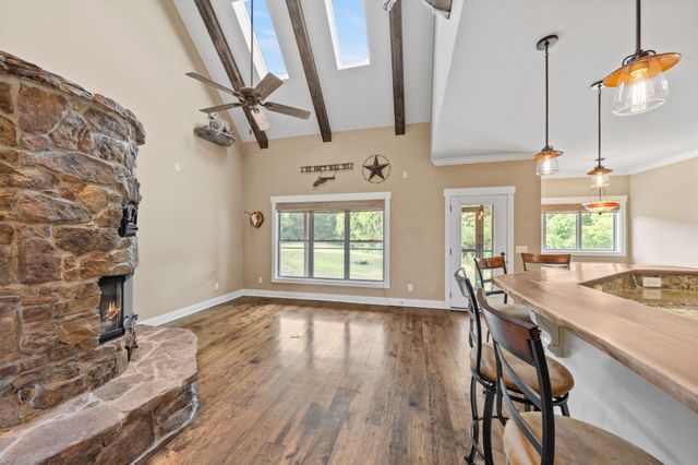 128 Leath Ln, Bethpage, TN 37022