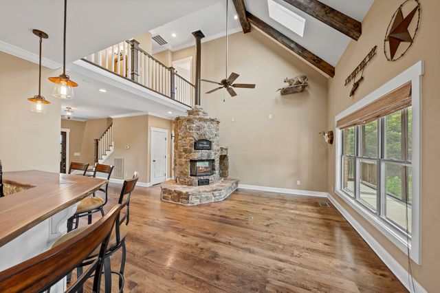 128 Leath Ln, Bethpage, TN 37022