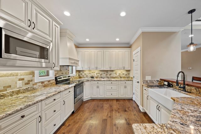 128 Leath Ln, Bethpage, TN 37022