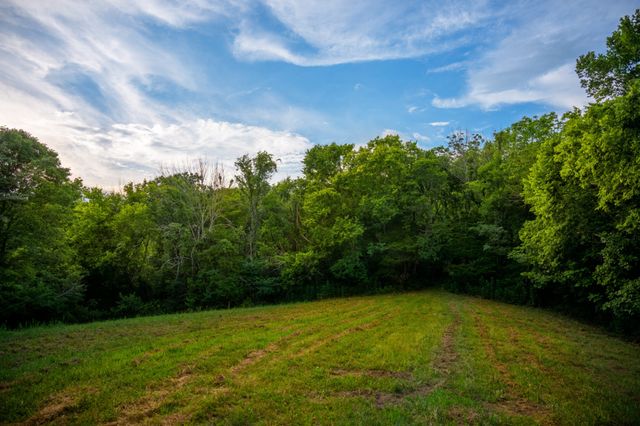 128 Leath Ln, Bethpage, TN 37022