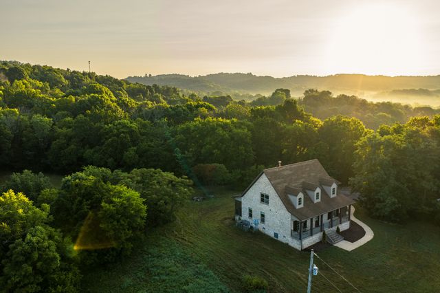 128 Leath Ln, Bethpage, TN 37022