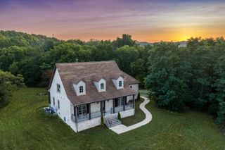 128 Leath Ln, Bethpage, TN 37022