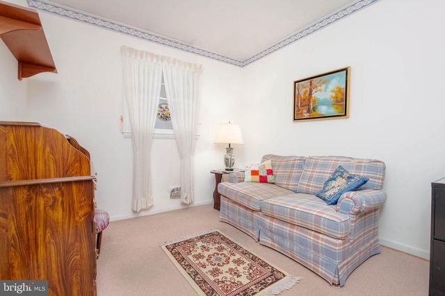1324 CHAPEL HILL DR, Baltimore, MD 21237