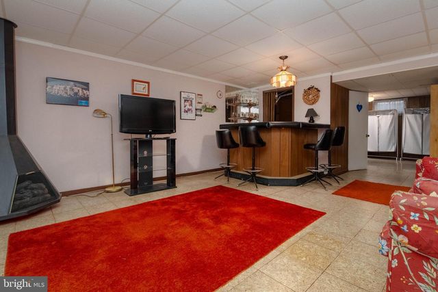 1324 CHAPEL HILL DR, Baltimore, MD 21237