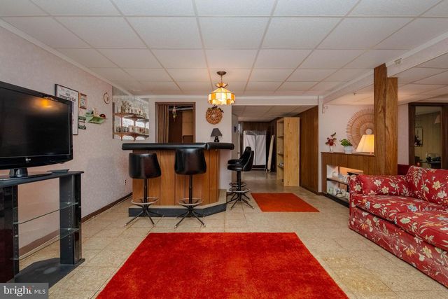 1324 CHAPEL HILL DR, Baltimore, MD 21237