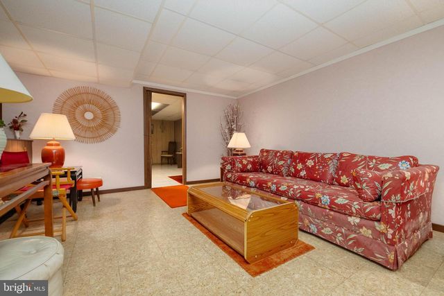 1324 CHAPEL HILL DR, Baltimore, MD 21237