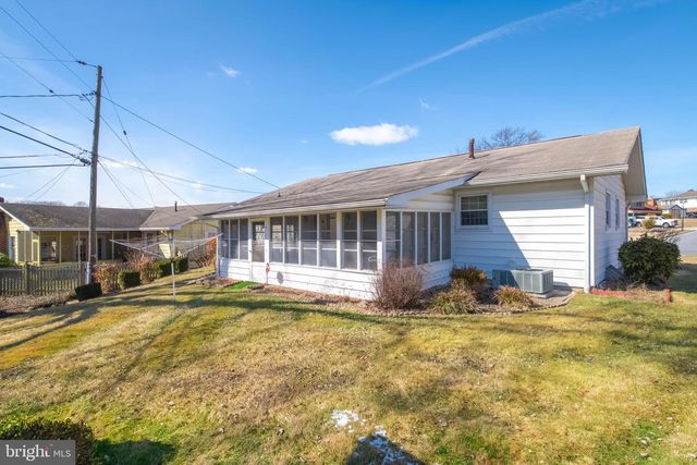 1324 CHAPEL HILL DR, Baltimore, MD 21237