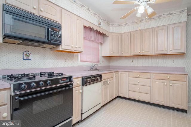 1324 CHAPEL HILL DR, Baltimore, MD 21237