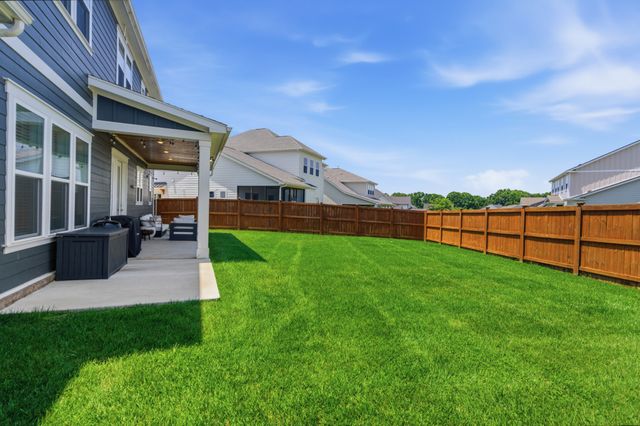 2009 Ellsworth Ln, Arrington, TN 37014