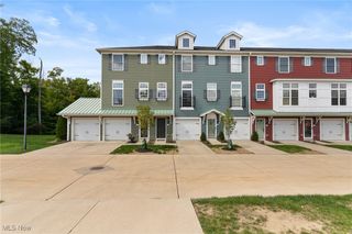 26 Grandview Drive, Rocky River, OH 44116