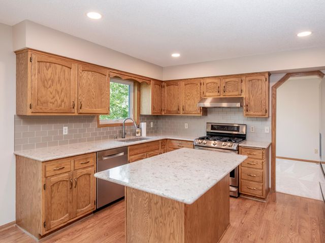 5735 Sycamore Lane N, Plymouth, MN 55442