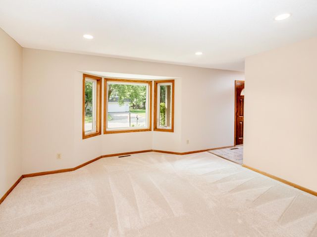 5735 Sycamore Lane N, Plymouth, MN 55442