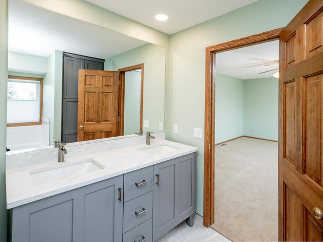 5735 Sycamore Lane N, Plymouth, MN 55442