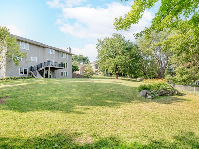 5735 Sycamore Lane N, Plymouth, MN 55442