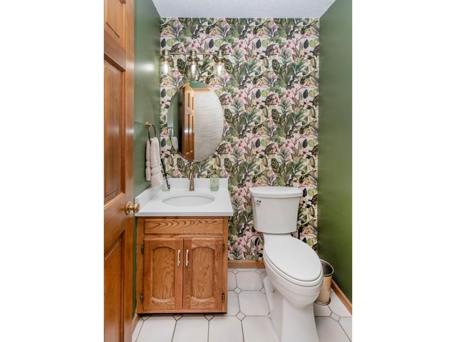 5735 Sycamore Lane N, Plymouth, MN 55442