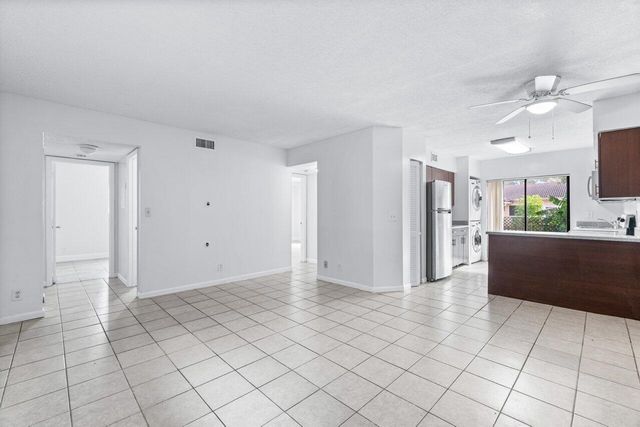 1837 NW 94th Avenue, Coral Springs, FL 33071