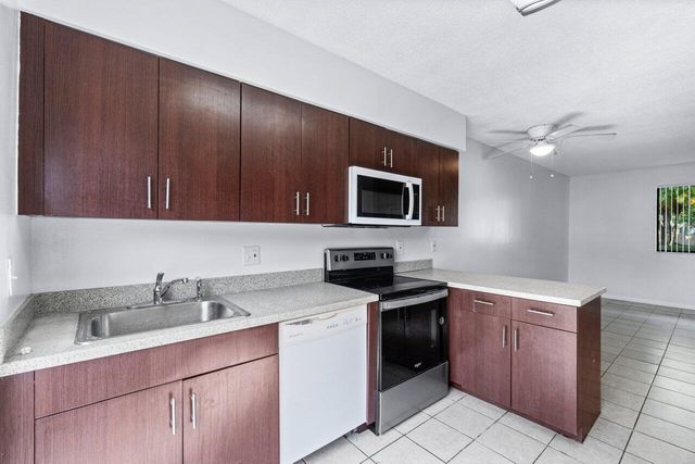 1837 NW 94th Avenue, Coral Springs, FL 33071