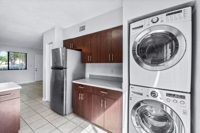 1837 NW 94th Avenue, Coral Springs, FL 33071