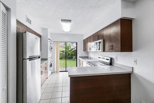 1837 NW 94th Avenue, Coral Springs, FL 33071