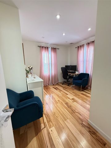 16 Sportsmans Avenue, Freeport, NY 11520