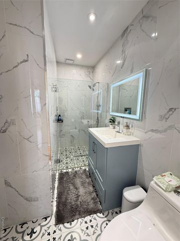 16 Sportsmans Avenue, Freeport, NY 11520