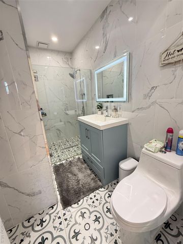 16 Sportsmans Avenue, Freeport, NY 11520