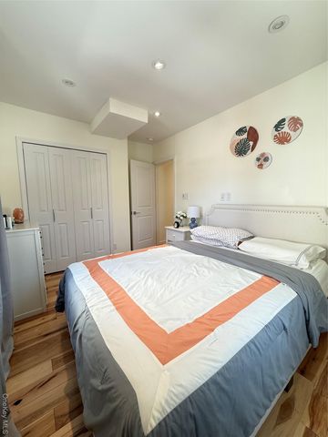 16 Sportsmans Avenue, Freeport, NY 11520