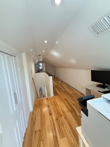 16 Sportsmans Avenue, Freeport, NY 11520