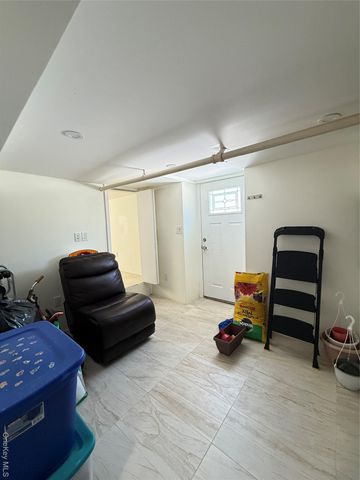 16 Sportsmans Avenue, Freeport, NY 11520