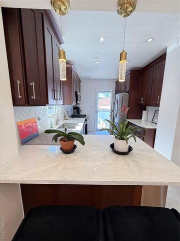 16 Sportsmans Avenue, Freeport, NY 11520