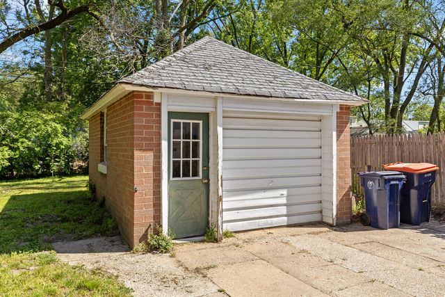 525 W 22nd Street, Holland, MI 49423