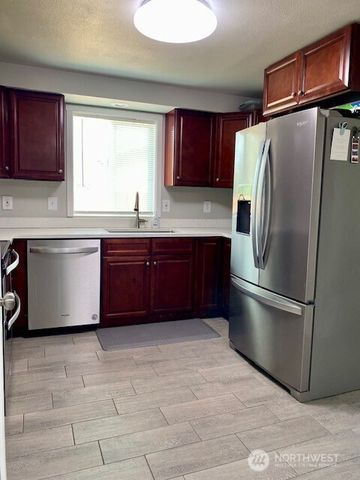 416 Mckenzie Avenue SW, Yelm, WA 98597