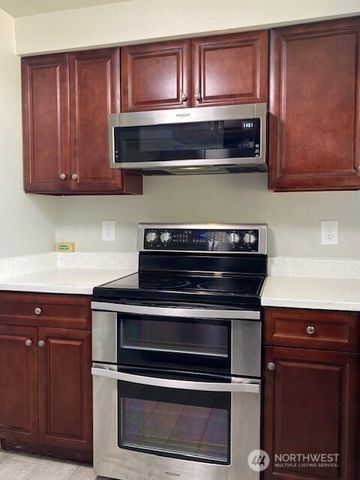 416 Mckenzie Avenue SW, Yelm, WA 98597