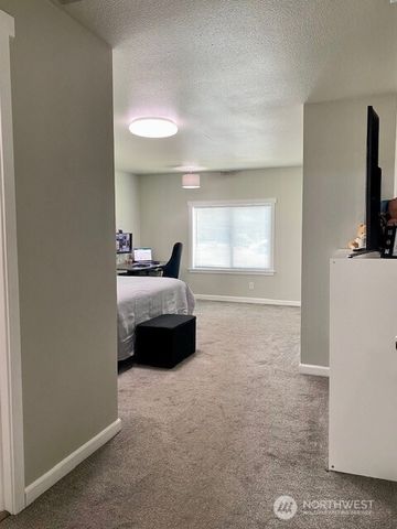 416 Mckenzie Avenue SW, Yelm, WA 98597