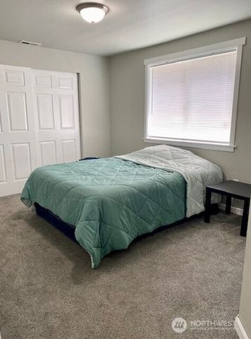 416 Mckenzie Avenue SW, Yelm, WA 98597