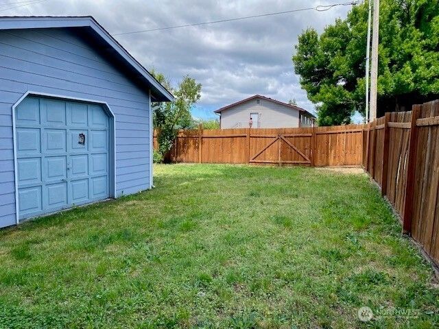 416 Mckenzie Avenue SW, Yelm, WA 98597